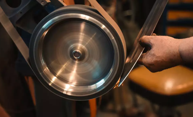 O1 vs A2 tool steel used in knife making